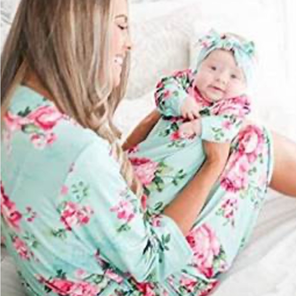 Posh Peanut Signature Robe - Picture 2 of 5